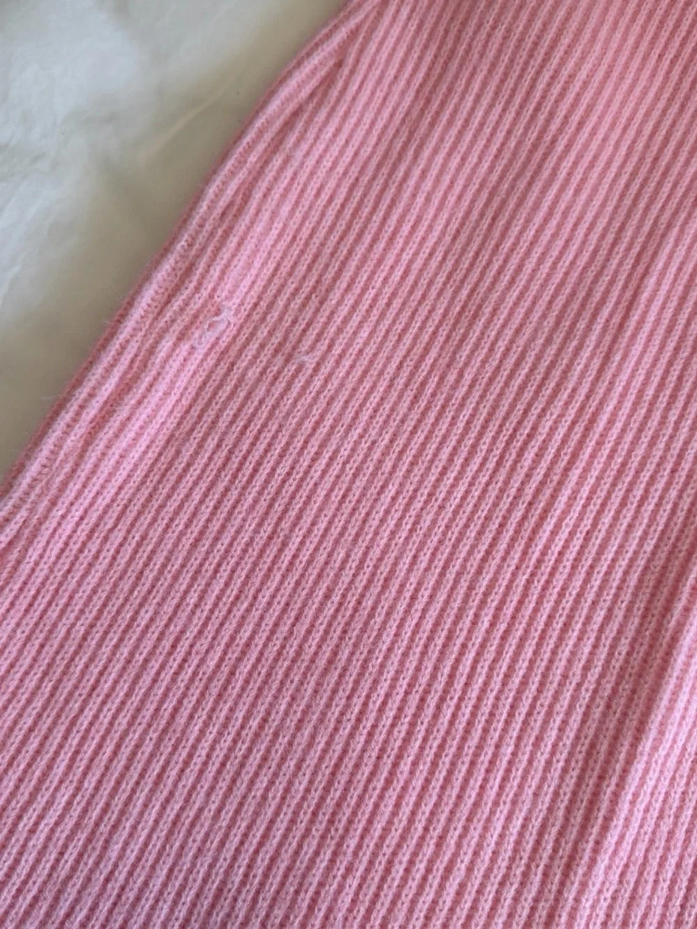Women’s Pink Ribbed V‑Neck Sweater with Crochet Flower Details